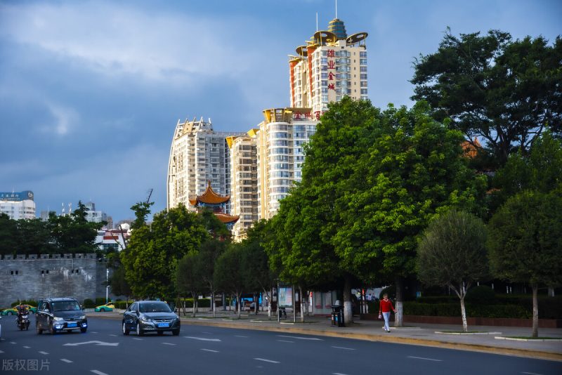 最适合居住的城市排名（青岛真的已经不适合人居了）-25