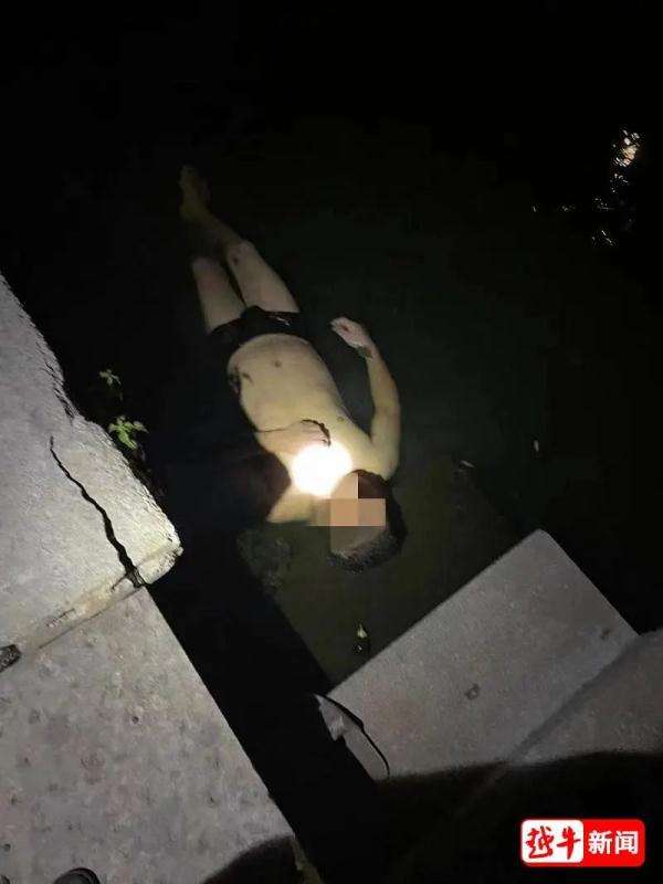 浙江男子嫌热睡河里被当作“浮尸”打捞的民警被直接吓到